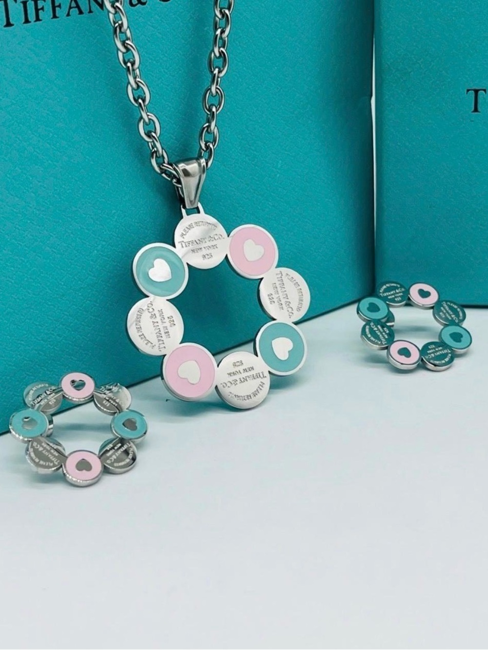 Stainless steel Pink and Teal Heart Circle Pendant Necklace set new without box